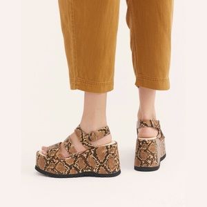 Free People NWOT Chelsea Platform Sandal